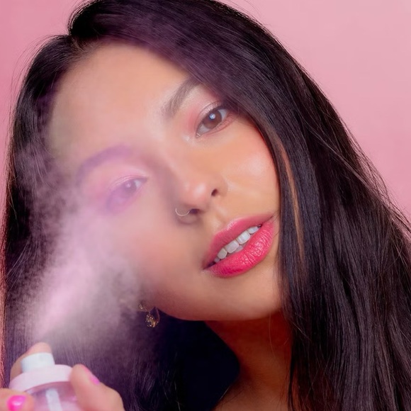 Watermelon Glow Ultra-Fine Mist - Picture 2 of 13